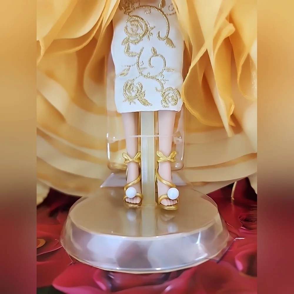 NWT Belle 30th Anniversary Hasbro Beauty And The Beast Disney Doll NFRB NIB